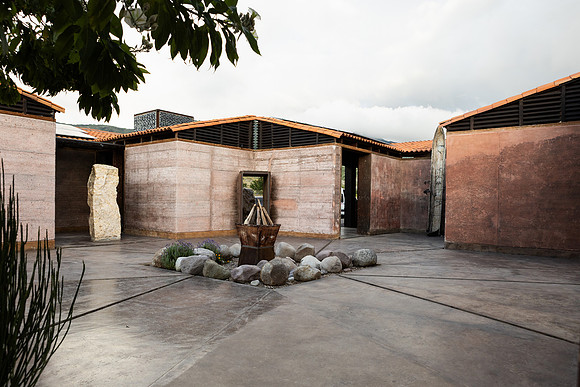 Casa Silencio