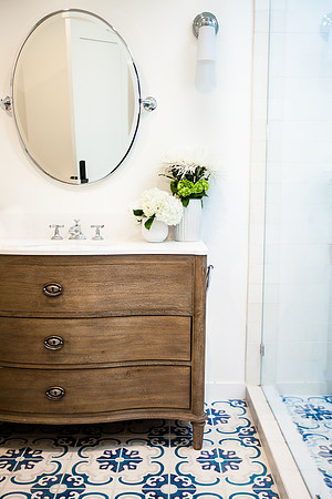 Venice California bathroom